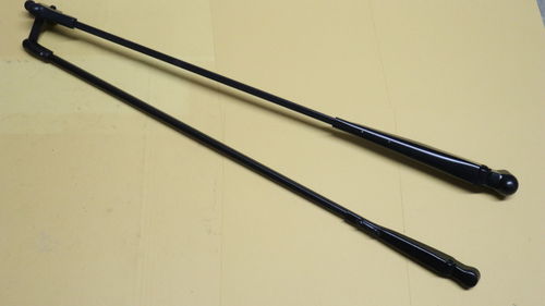 Twin wiper arm 26 inches long