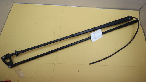 wiper arm 28 inches long Pantograph type with jets